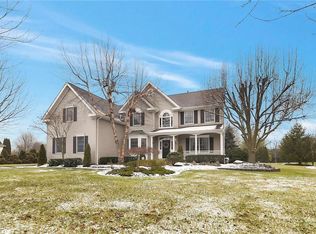 5 Colonial Ct, Plainsboro, NJ 08536