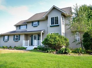 2114 Hill Rd, Effort, PA 18330