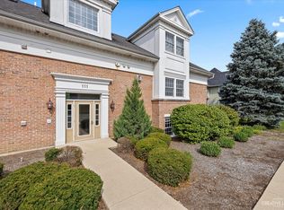 111 S 5th Ave APT B, Saint Charles, IL 60174