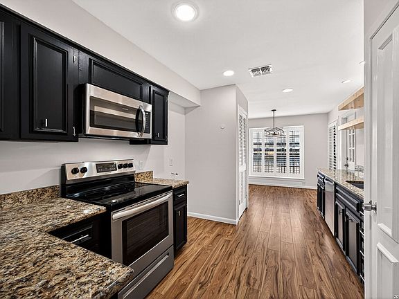 5th image of 7926 Broadway #309