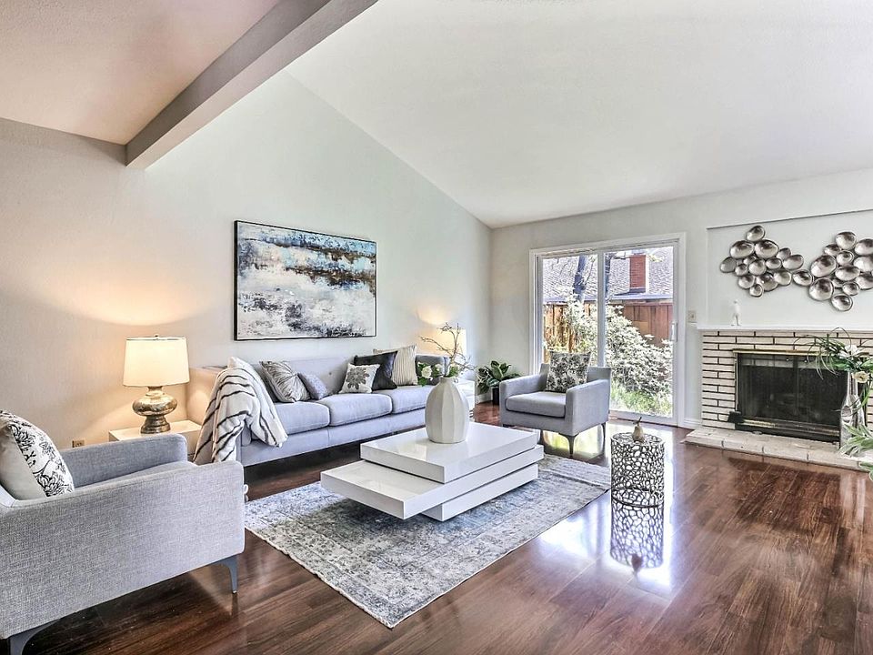 1st image of 10800 Northoak Sq