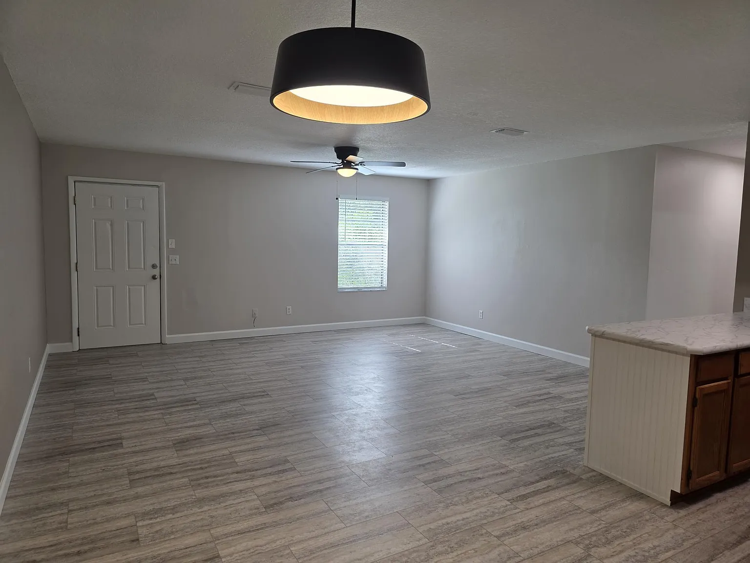 2 bed, 1100 sqft, $1,550 — Photo 4