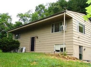 7 Carol Ln, Athens, OH 45701