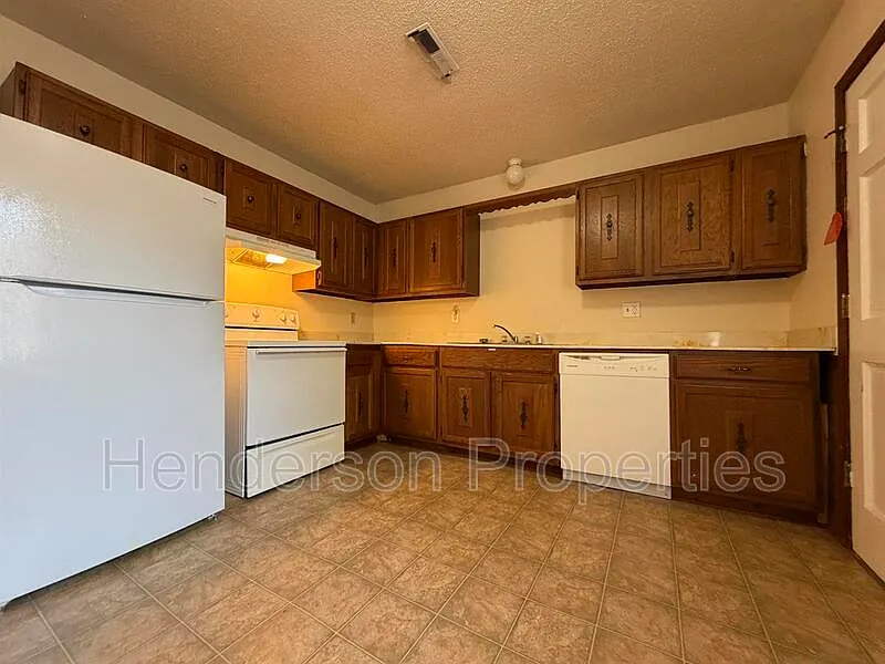2 bed, 1.0 bath, 865 sqft, $1,250 — Photo 4