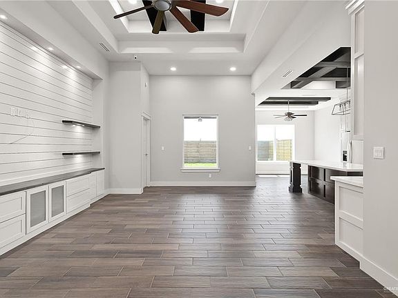4th image of 5613 Oriole Ave