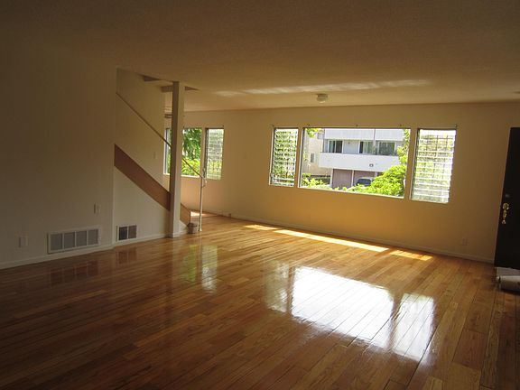 4th image of 1612 Greenfield Ave #1612