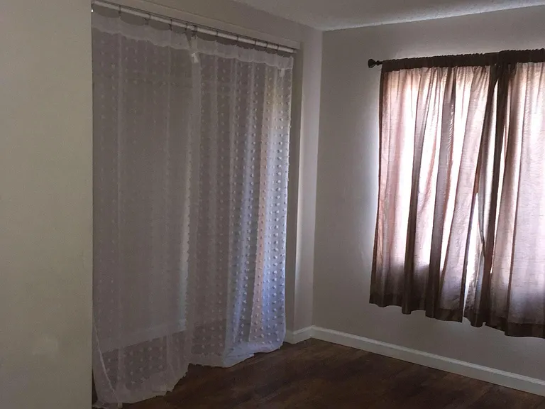 415 H St — Photo 10