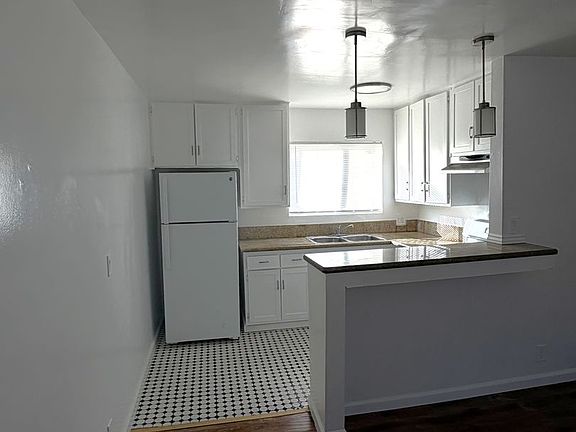 2nd image of 13524 Avalon Blvd #11