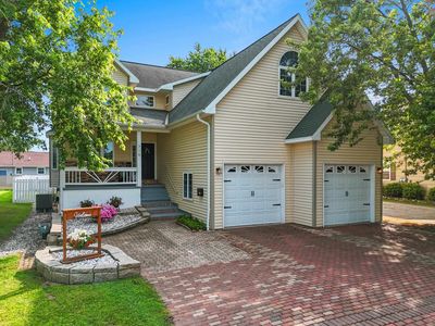716 E Allouez Ave, Green Bay, WI, 54301