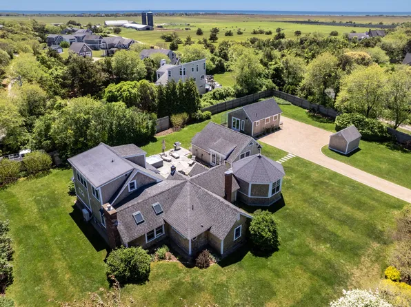 28 Crocker Dr, Edgartown, MA 02539