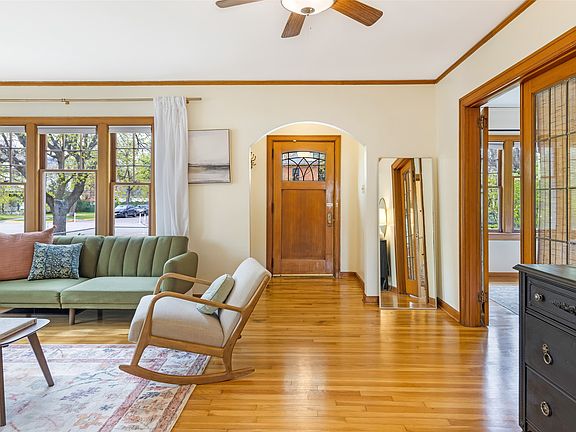 5th image of 502 W Alder St