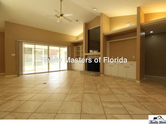 3rd image of 917 Crystal Creek Cir