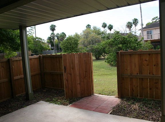 3rd image of 703 Continental Dr APT 2