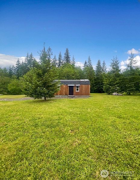 4th image of 570 Elk Prairie Road