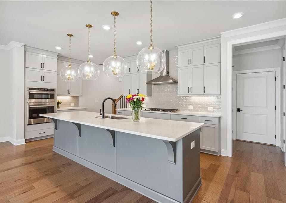1st image of 5044 Sealy Cir