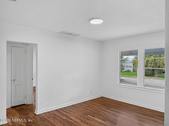 5th image of 2229 HOME PARK Circle E