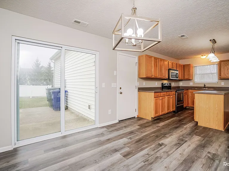 6262 Albany Way Dr — Photo 4