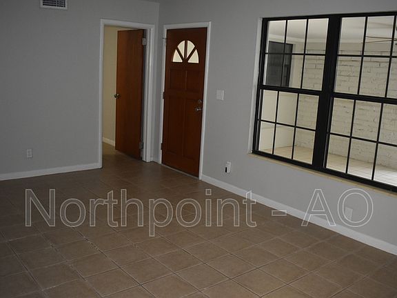 3rd image of 1615 Louvre Dr