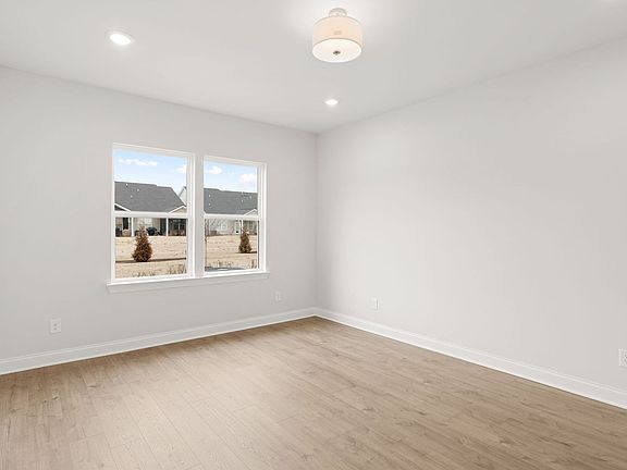 4th image of 2522 Elmcroft Ave #Gtr-33