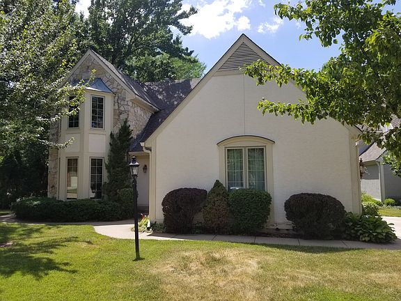 2nd image of 8 SW Westboro Pl