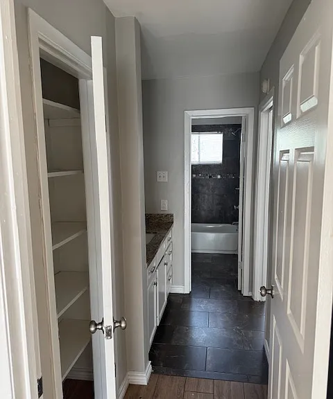 6030 Schroeder — Photo 10