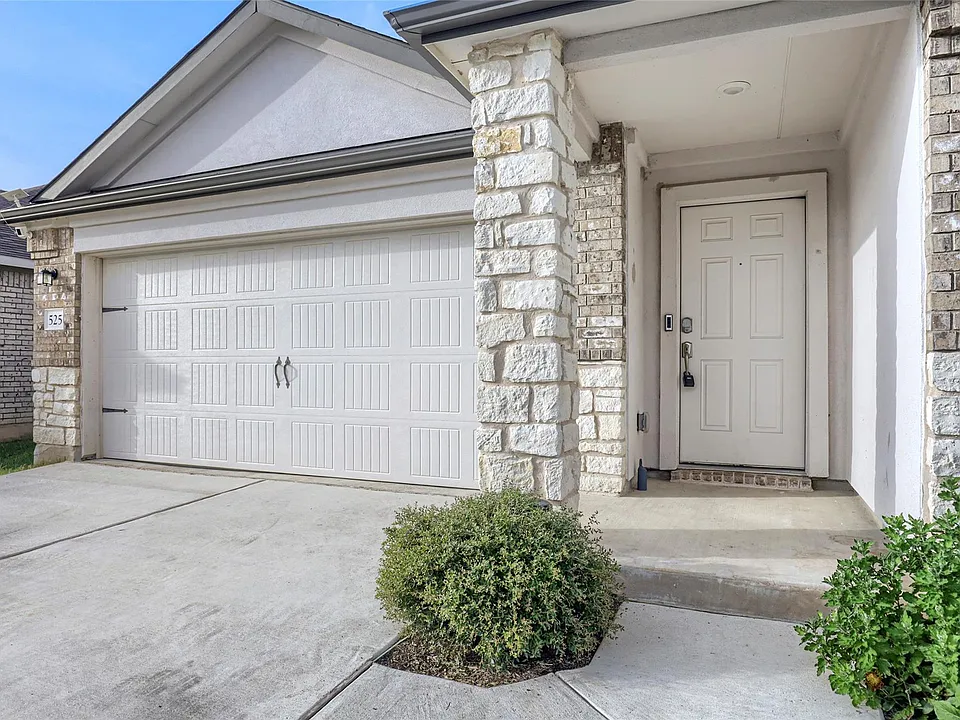 525 Sebring Cir