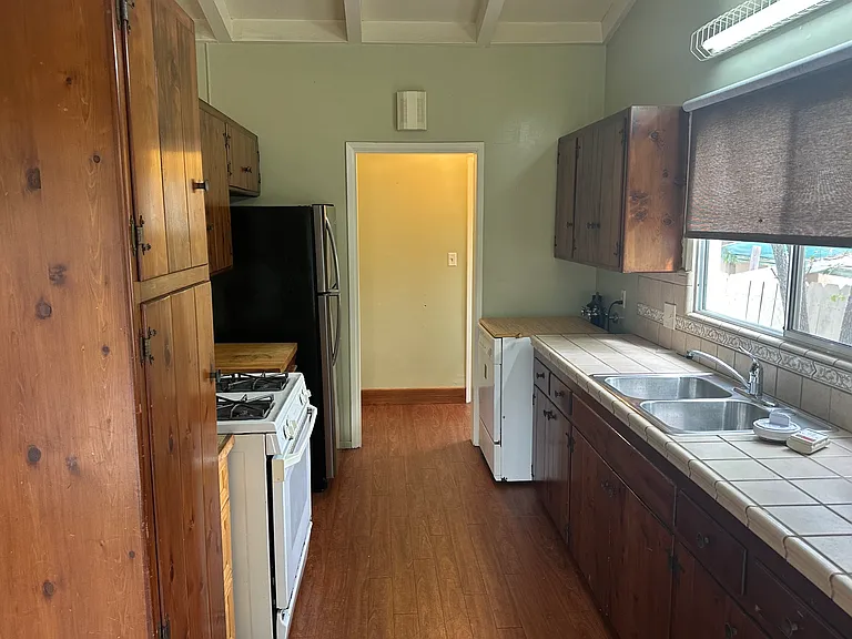 5309 Waring Rd — Photo 2