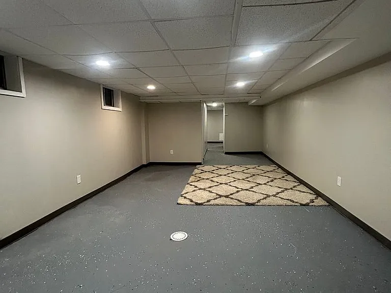 320 Maclay St — Photo 15