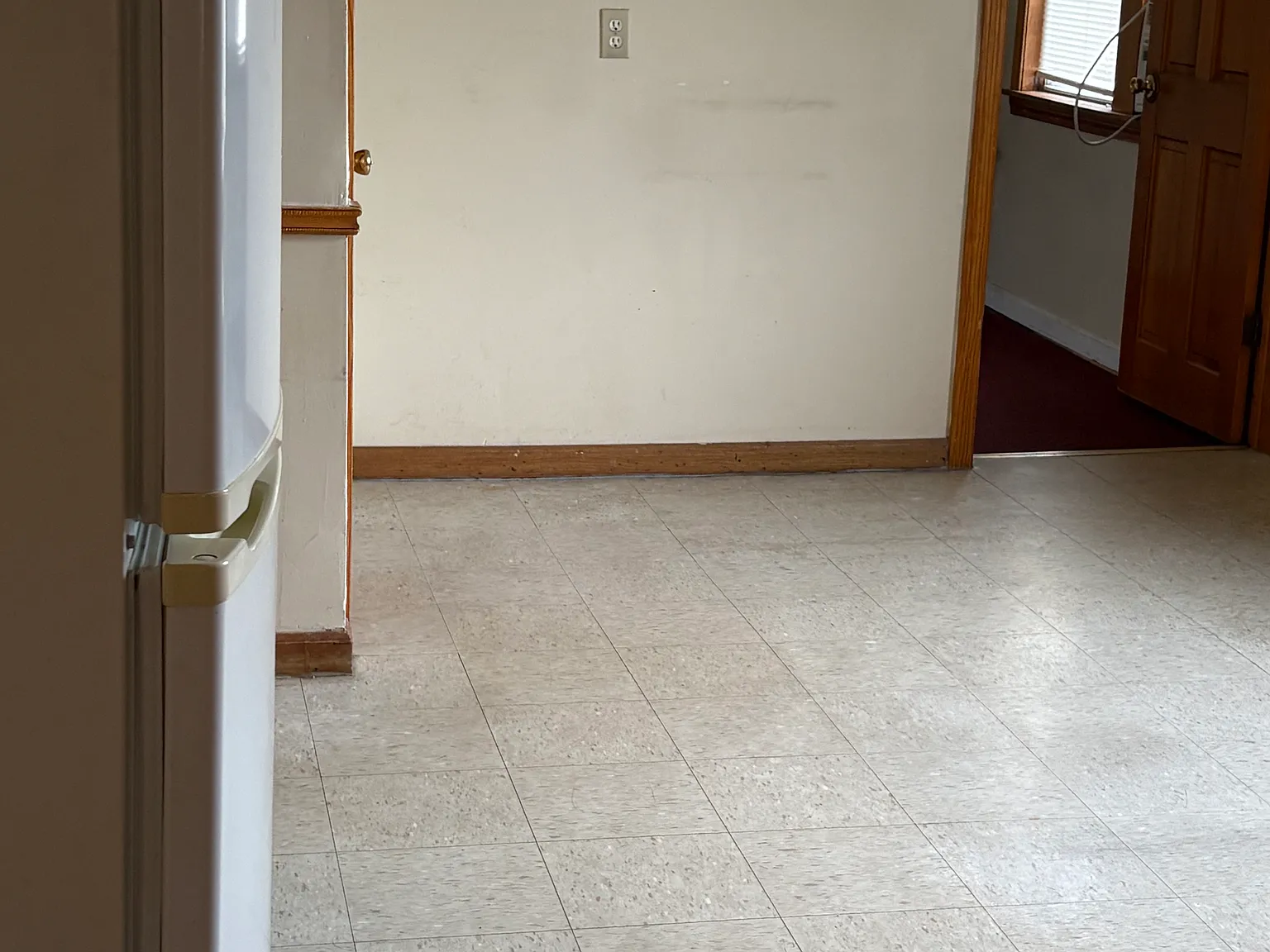 3 bed, 1250 sqft, $2,200 — Photo 4
