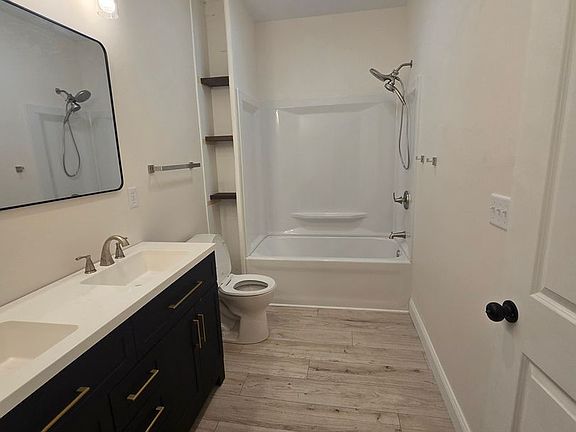 3rd image of 3347 N Tacoma Ave