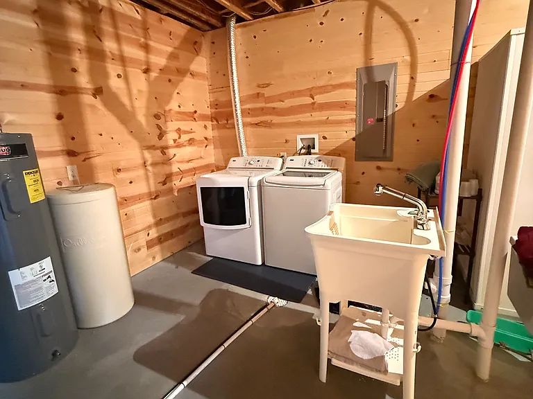 328 Wolf Ave — Photo 21