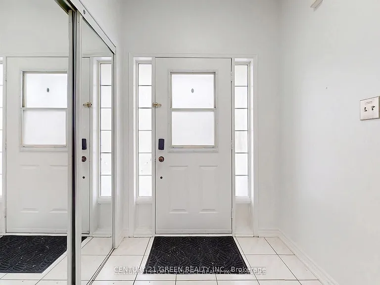 3253 Bruzan Cres #UPPER — Photo 4