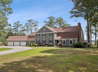 102 Willow Leaf Dr, Yorktown, VA 23692