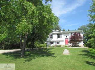 7149 Nottingham Dr, Laingsburg, MI