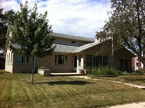 1st image of 3405 S Lakefield Dr