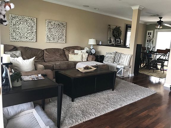 2nd image of 5245 Peony Dr
