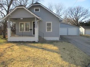 621 S Walnut St, Newton, KS 67114