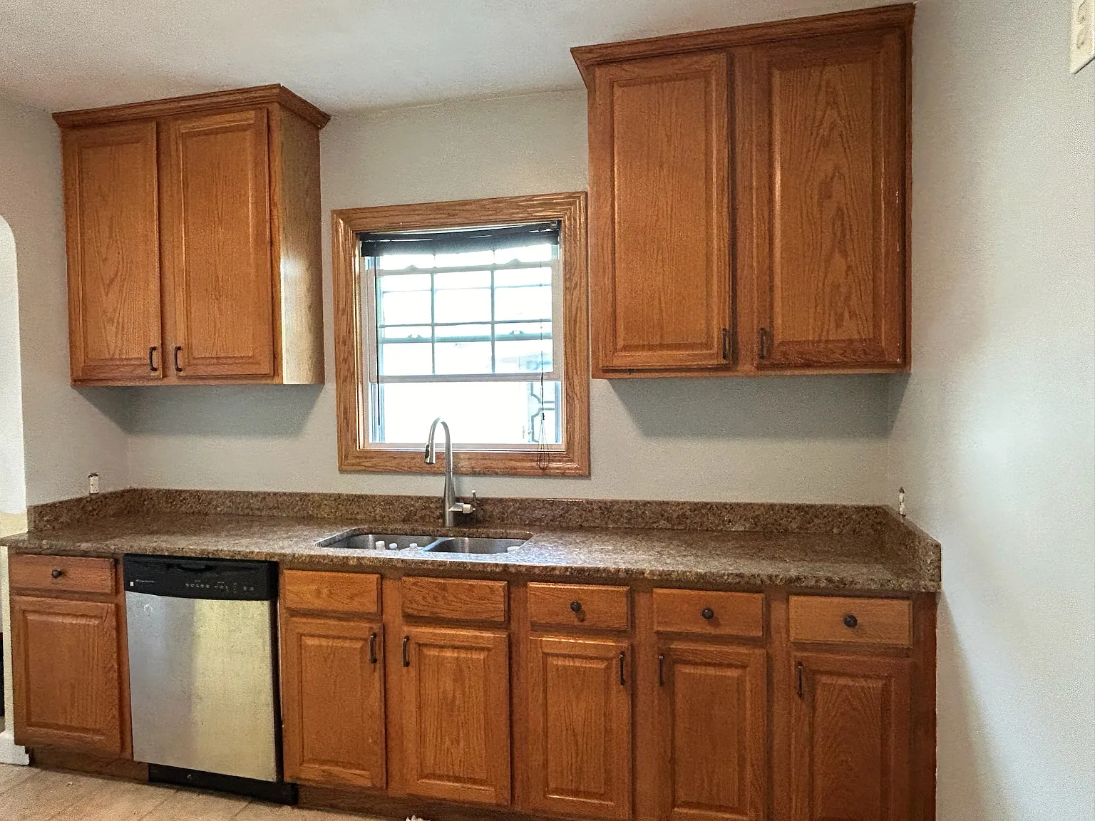 3 bed, 1.5 bath, 1653 sqft, $1,800 — Photo 3