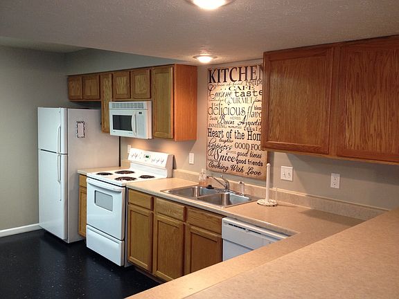 3rd image of 1426 N Kinser Pike APT F3