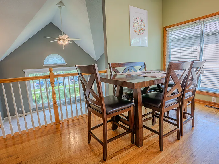 1257 SE Princeton Dr — Photo 4