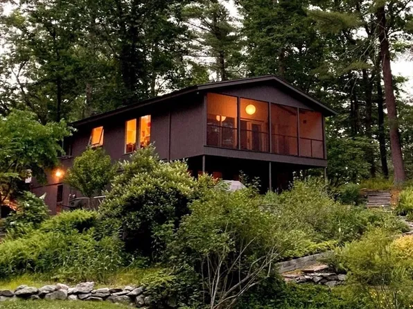 61 Woodland St, Sherborn, MA 01770