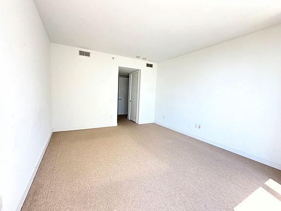 4th image of 301 Mission St APT 26D