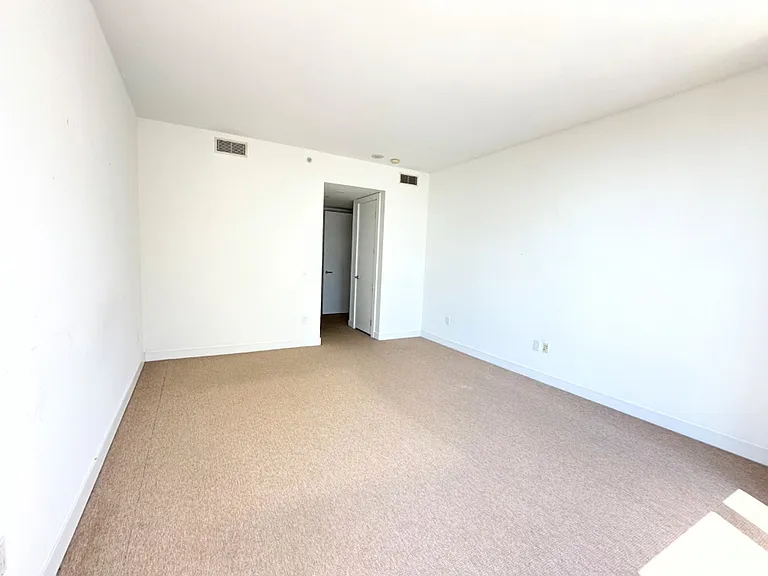 301 Mission St #26D — Photo 4