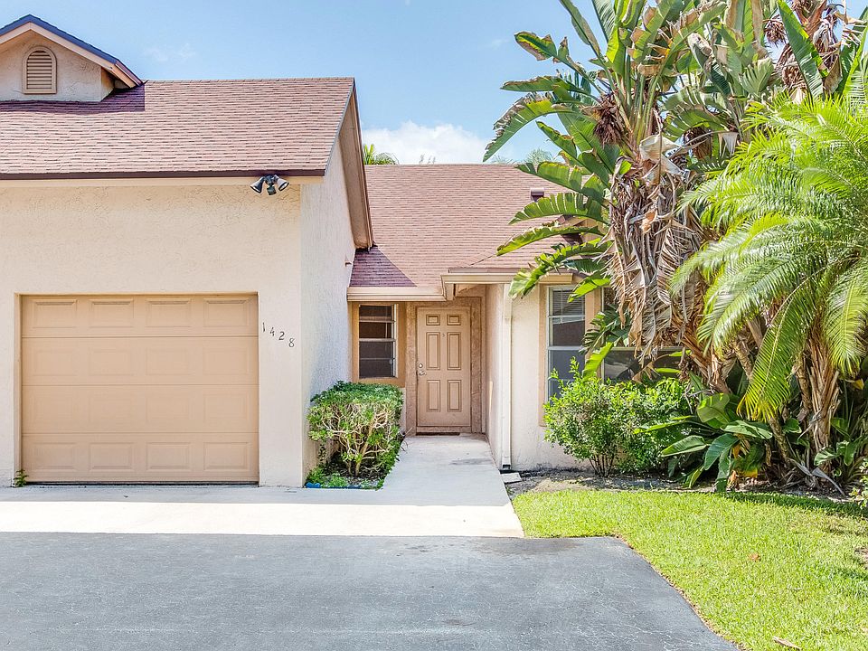 1st image of 1428 Lake Mango Way