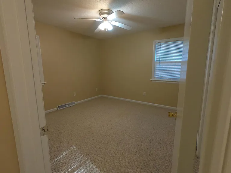 5830 Perry Ln — Photo 43