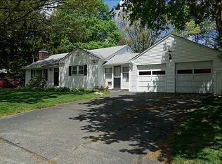 35 Shenandoah Rd, Warwick, RI 02886