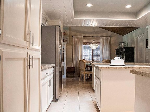 5th image of 1915 E Evergreen Ct