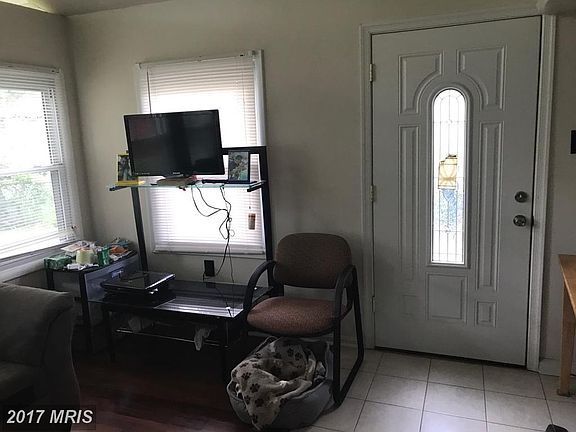 4th image of 1202 N Sterling Blvd