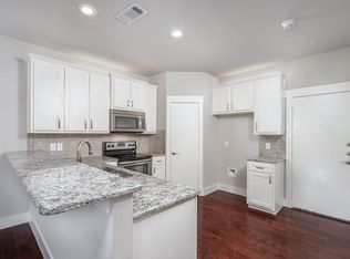 305 S Kealy Ave, Lewisville, TX 75057