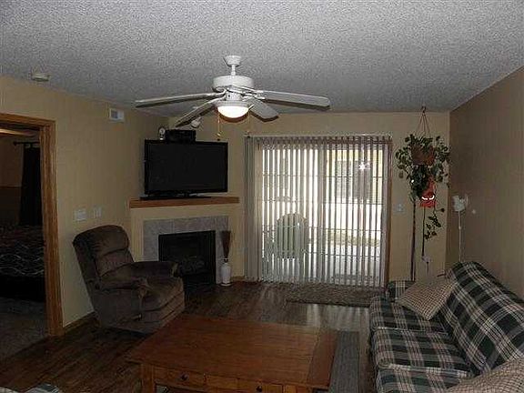 2nd image of 20 Cherry Ct APT 1